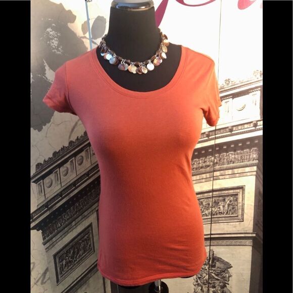 Nice rust colored in size small - Picture 1 of 2